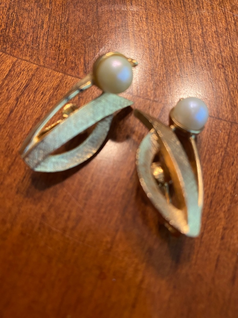 Vintage Emmons Gold-Tone Pearl Clip-On Earrings